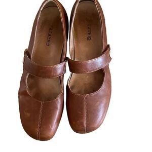 Avaron Brown Leather Mary Janes Comfort Shoe - 9.5